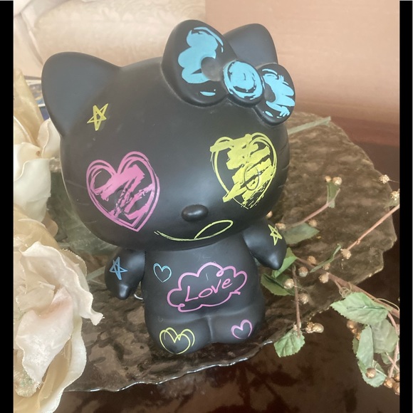 Sanrio Hello Kitty Graffiti collection collectible coin bank - Picture 1 of 4